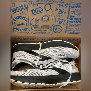 Brooks Revel 5
